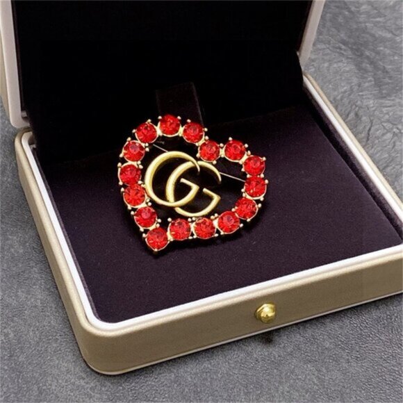 🎁🎉GUCCI love red crystal double G brooch s286 - Picture 1 of 7